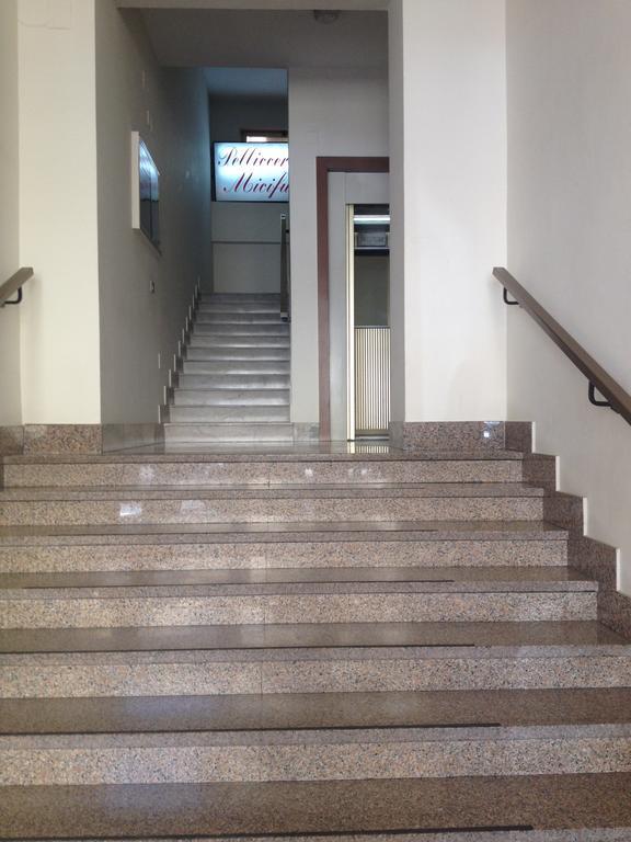 Rooms2Rent Реджо ди Калабрия Екстериор снимка