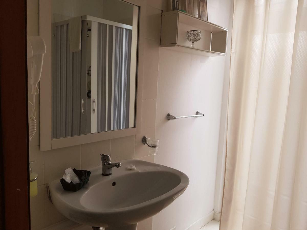 Rooms2Rent Реджо ди Калабрия Екстериор снимка